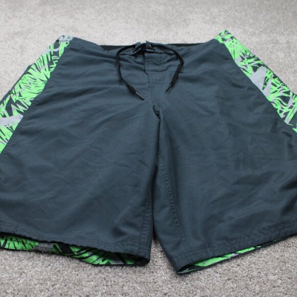 Nike Swim Trunks Mens XL Black/Green Lined Polyester Drawstring w/ 11" inseam - Picture 2 of 12